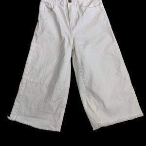 Forever 21 Women's Size 25 Jeans White High Waisted Wide Leg cropped Raw Hem